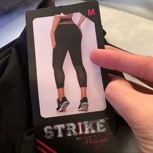 Microfiber Capri w/mesh panels and strappy band